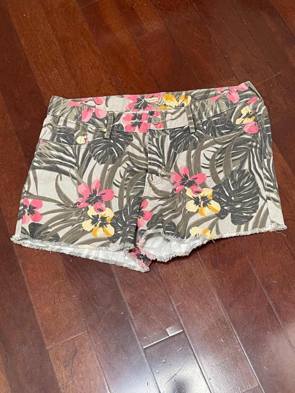 Old Navy The Diva Tropical Floral Cutoff Shorts Size 8